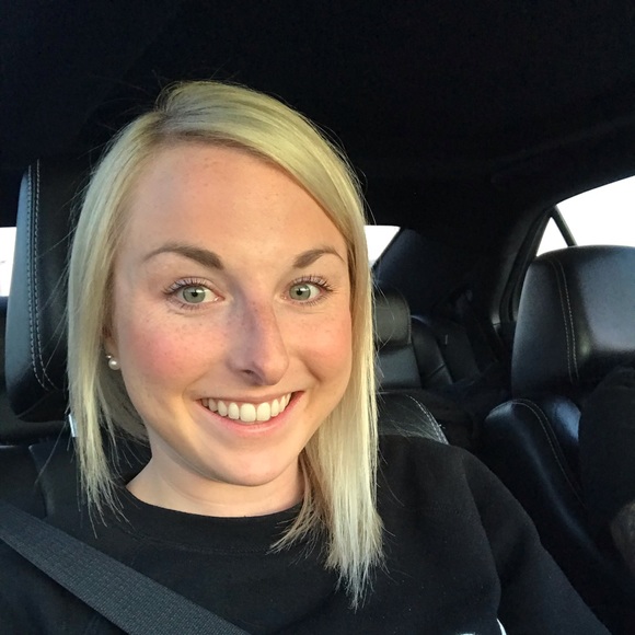 Meet your Posher, Tara - Picture 1 of 1